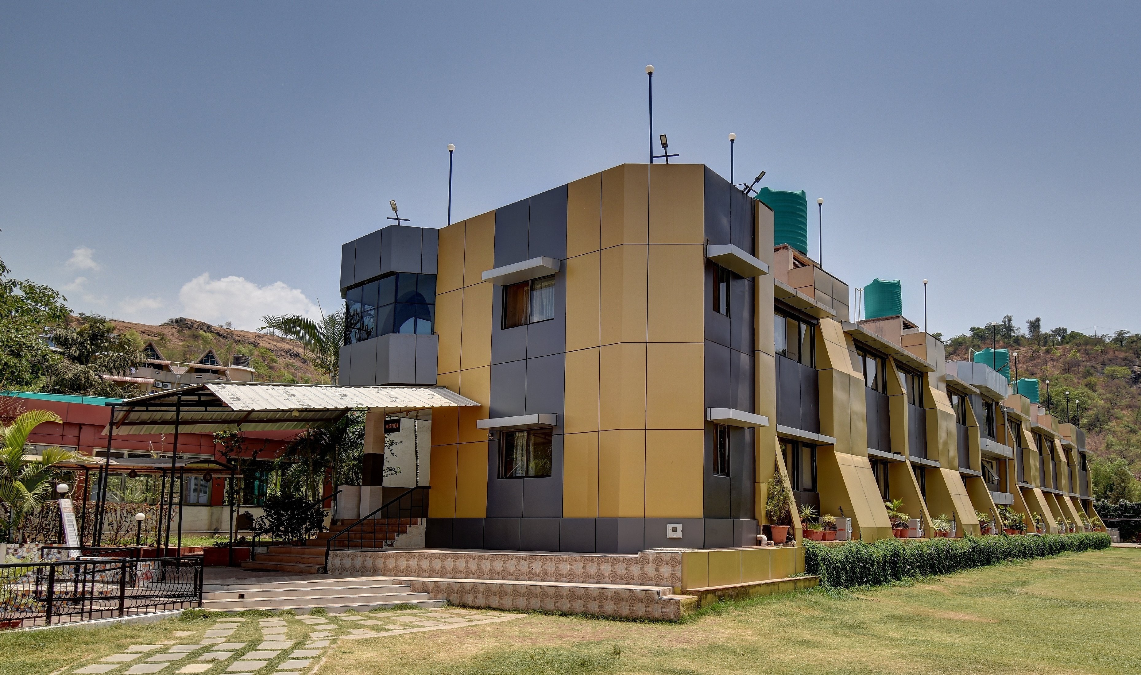 SAVSHANTI LAKE RESORT